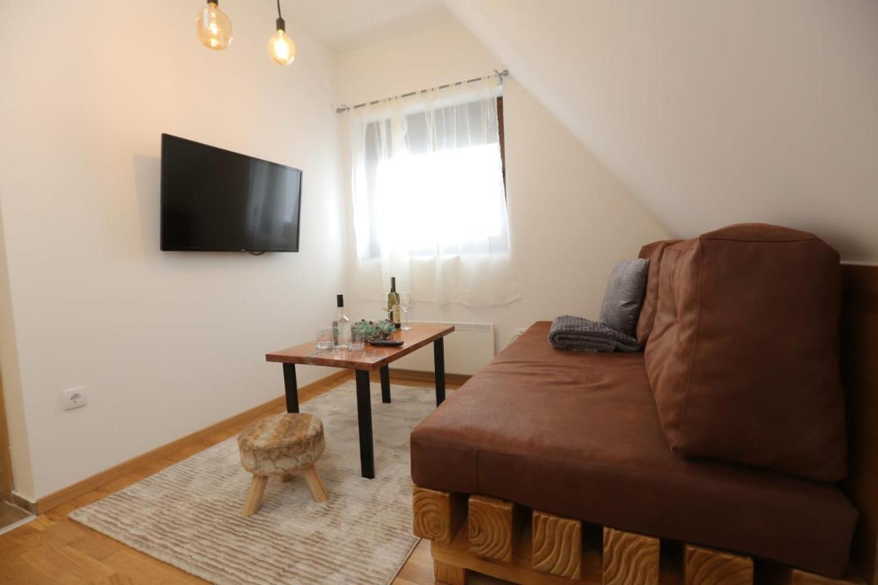 Wood Apartmani - Vila Zimska Idila Яхорина Экстерьер фото